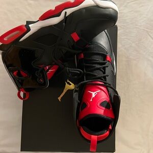 Jordan Flight Club 91 (DM1685-006)
Black University Red White (GS)